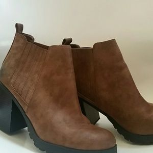 heeled boots